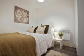 City Centre Location with Free Parking